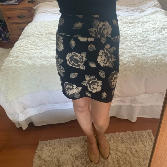 Cute & Classy Black with Beige Floral Skirt by Talula - Picture 3 of 11